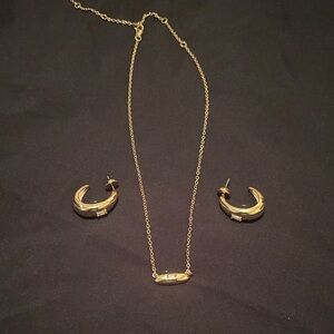 Elegant Gold Necklace and Earring Set